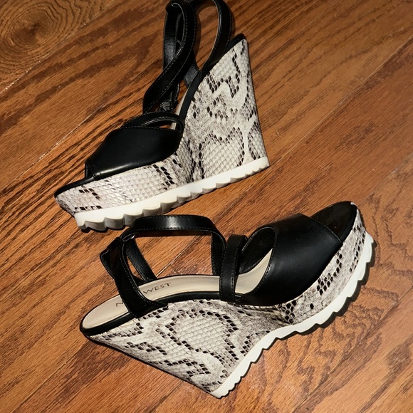 Nine West snake print heels - Picture 2 of 8